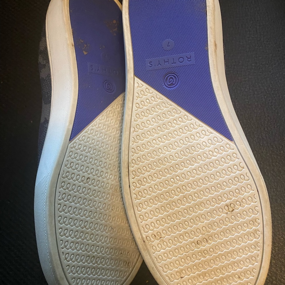 The original slip on sneaker ROTHY’S.